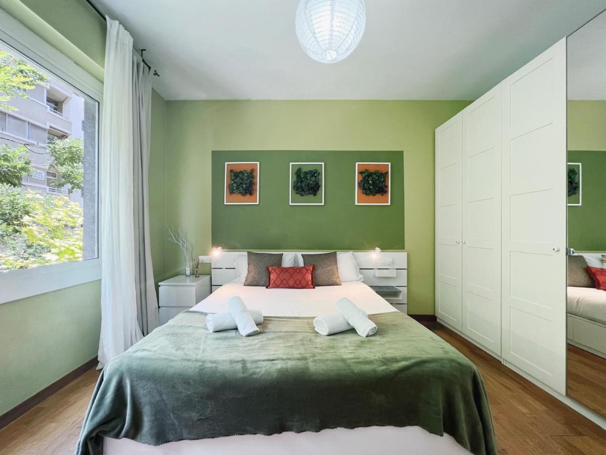 Stay U-Nique Apartments Aribau II Barcellona Esterno foto
